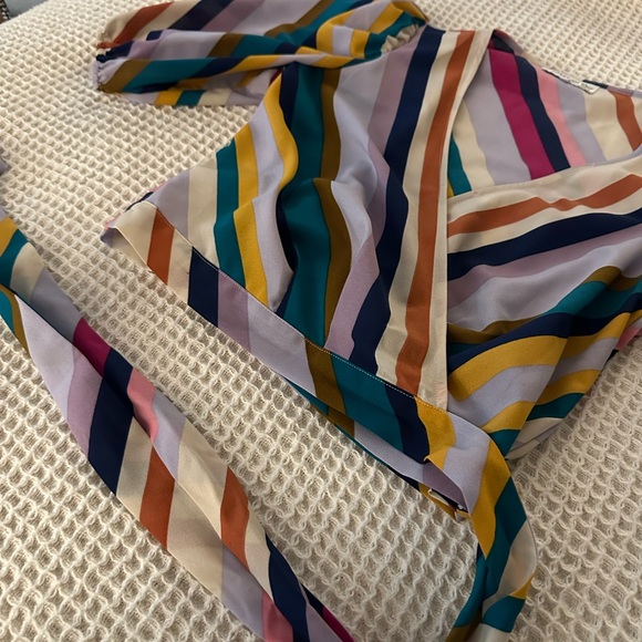 Great Jones wrap top, like new, size small - Picture 9 of 9